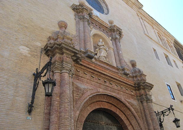 Fachada del Antiguo Seminario de San Carlos Borromeo, en este lugar estuvo la sinagoga mayor de Zaragoza
