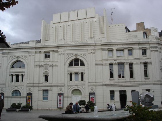 Perspectiva del Teatro Principal de Zaragoza a lo largo de la Calle Don Jaime