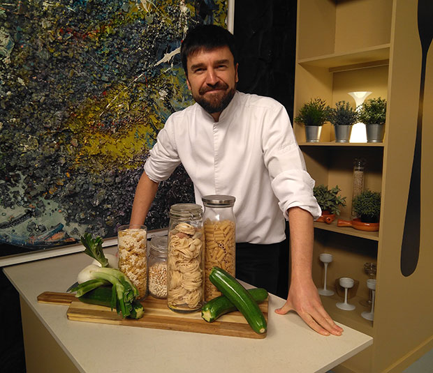 El cocinero Daniel Yranzo participa en el programa La Pera Limonera de Aragón TV
