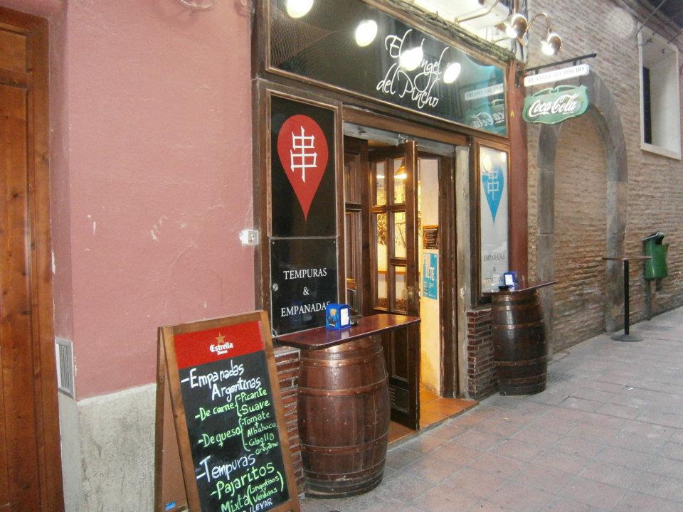 El Ángel del Pincho, Calle de Jordán de Urriés 5, Zaragoza