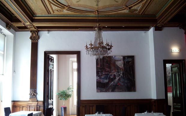 Interior del hotel del número 12, el único que se conserva, en la antigua Glorieta de Pignatelli