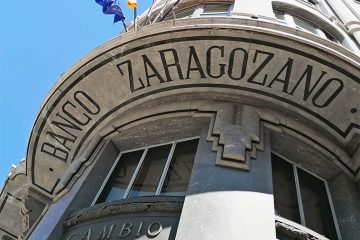 Edificio del antiguo Banco Zaragozano en Zaragoza