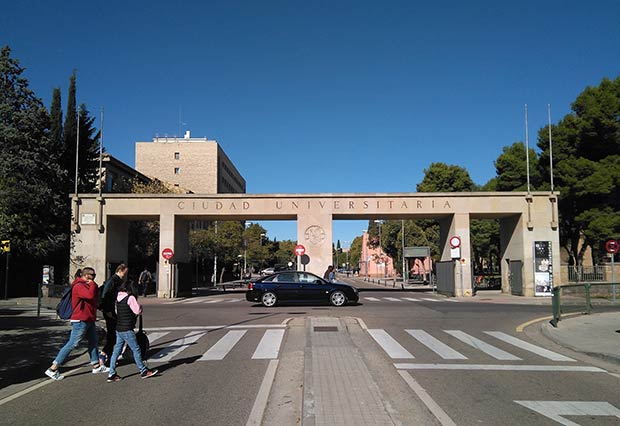 entrada a la Ciudad Universitaria (Campus Plaza San Francisco)