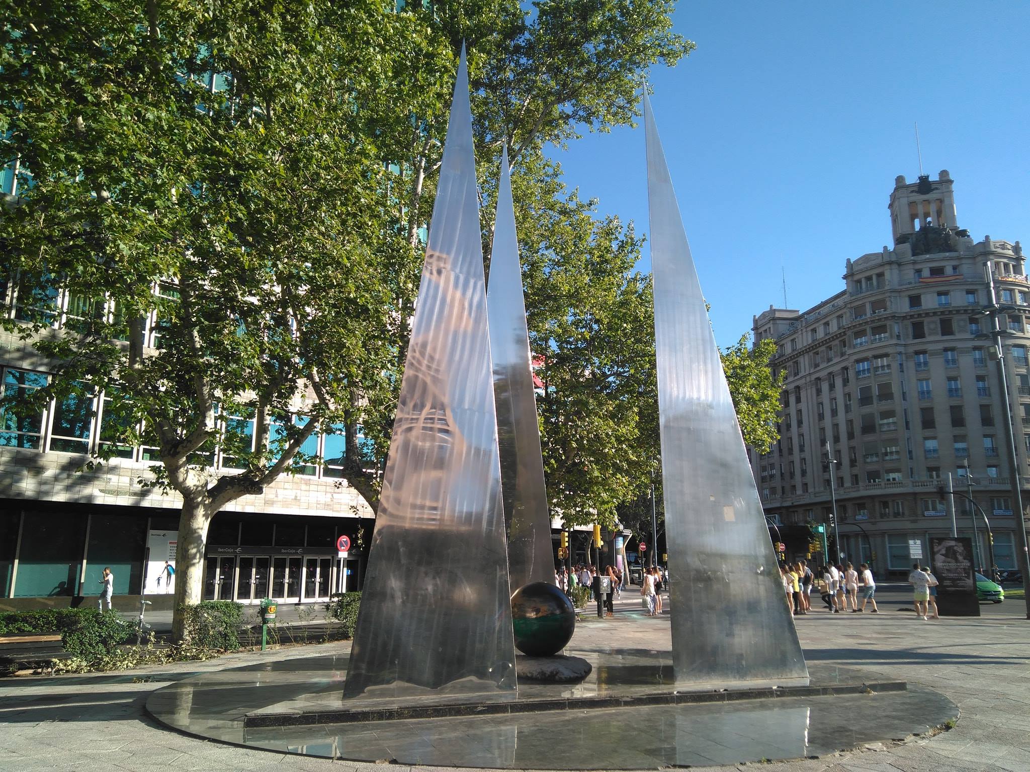 Monumento a la Constitución Española en Zaragoza