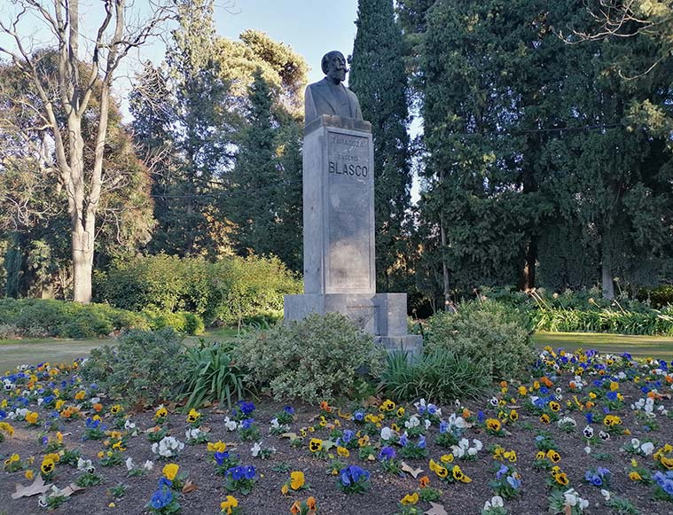 Monumento a Eusebio Blasco en el Parque Grande