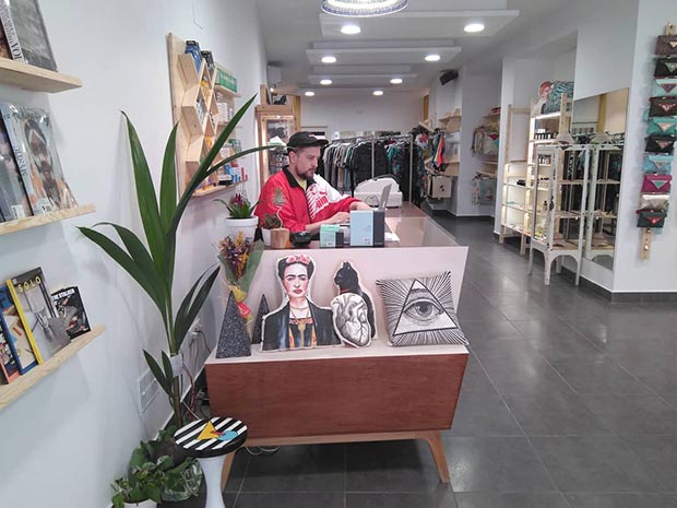 Vista de Shuave Shop desde la calle Méndez Núñez de Zaragoza