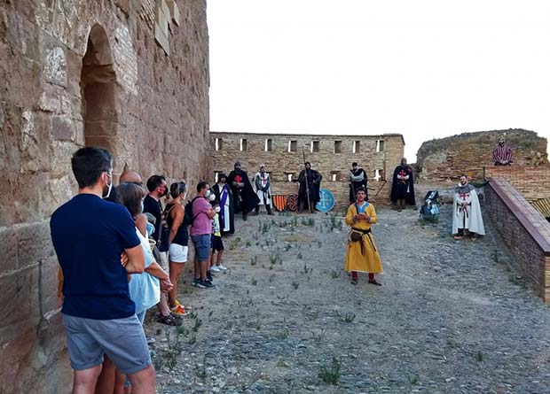 Recreación histórica en el exterior del castillo de Monzón
