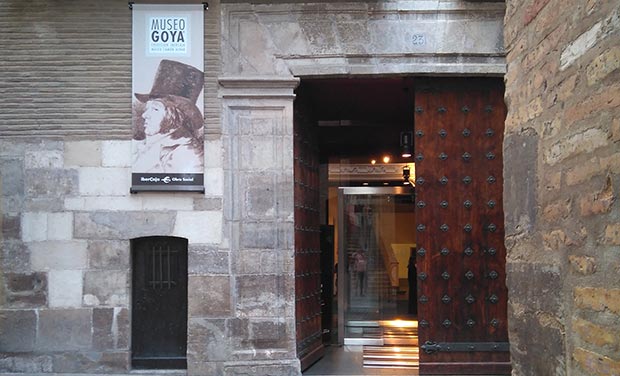 Acceso al Museo Goya