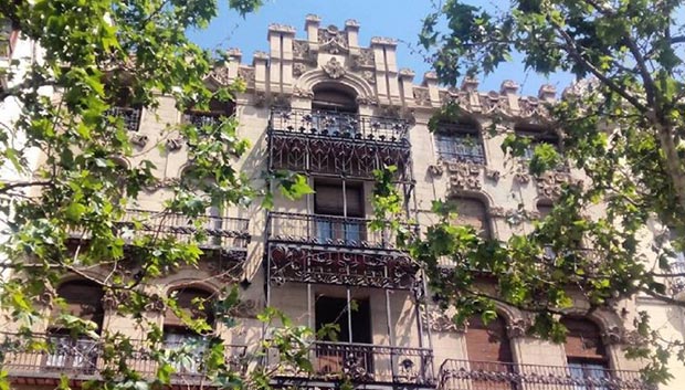 Vista de la Casa Juncosa desde el Paseo Sagasta de Zaragoza