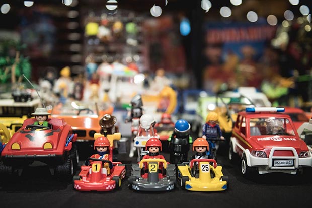 Clicks de Famobil o Playmobil en Juguetear, la Feria de juguetes antiguos, de colección, miniaturismo y tebeos