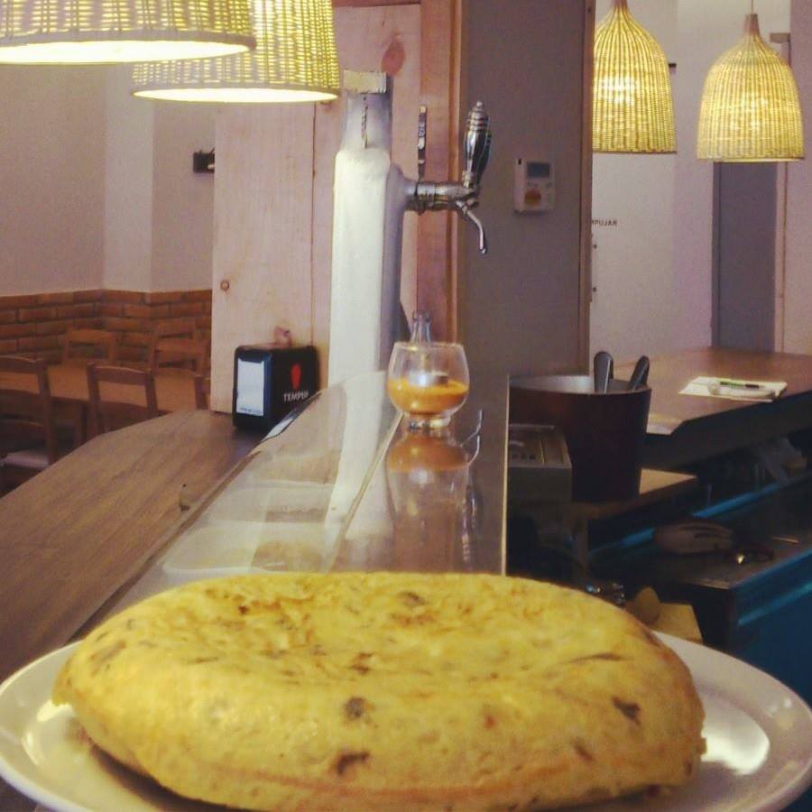 Los Coscos es un bar familiar que ofrece una de las mejores tortillas de patata de Zaragoza