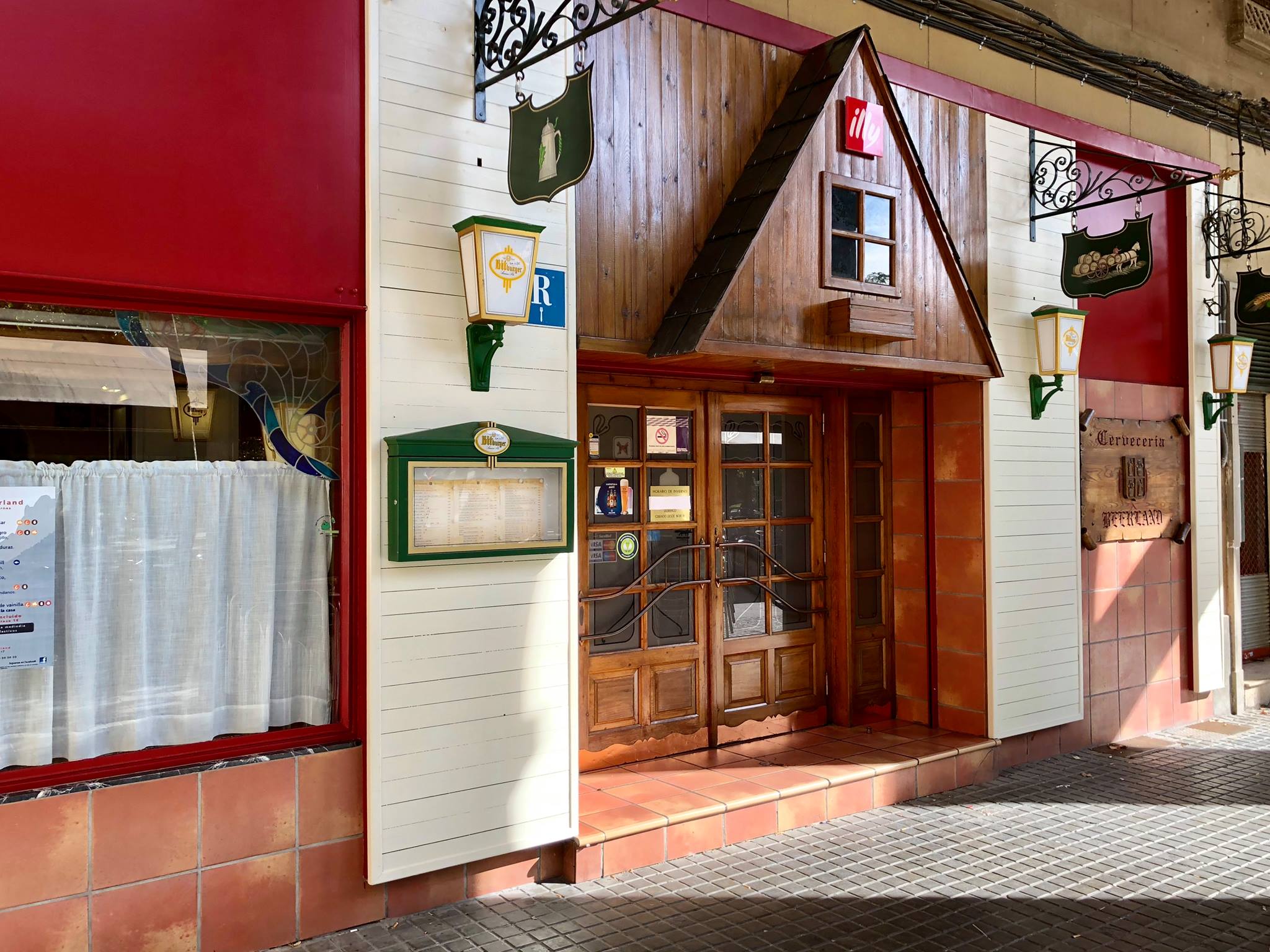 Cervecería y Restaurante Beerland, Plaza San Francisco 17, Zaragoza