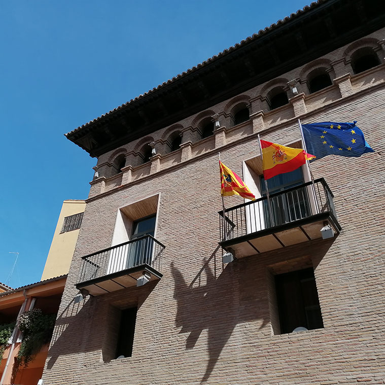 Palacio Armijo (Sede del Justicia de Aragón), Calle Don Juan de Aragón, 7, esquina con la Calle del Lucero