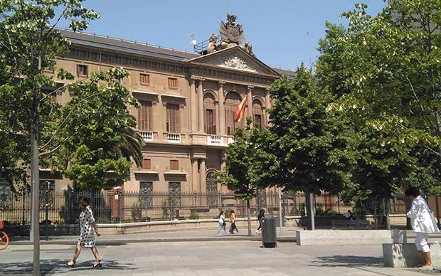 Vista de la Antigua Capitania de Zaragoza desde la Plaza Aragón
