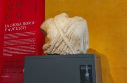 Escultura de la diosa Roma en el Museo del Teatro de Caesaraugusta en Zaragoza