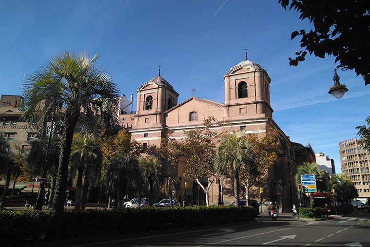 Vista de la Iglesia del Portillo desde la Calle Conde Aranda