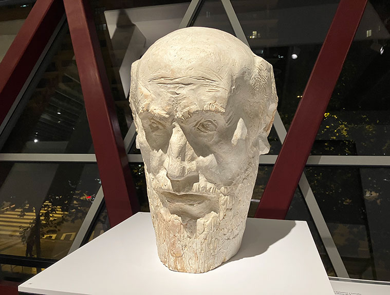 Busto de Ramón y Cajal obra de Pablo Serrano