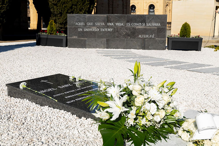 Espacio para el recuerdo dedicado al diplomático zaragozano Ángel Sanz Briz en el Cementerio de Torrero de Zaragoza