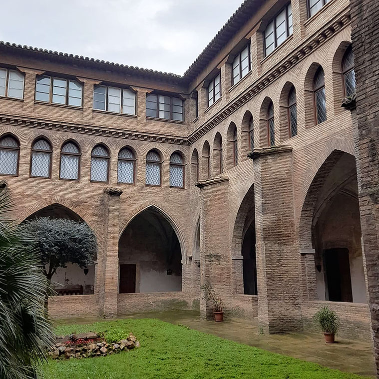 Claustro del Monasterio del Santo Sepulcro de Zaragoza