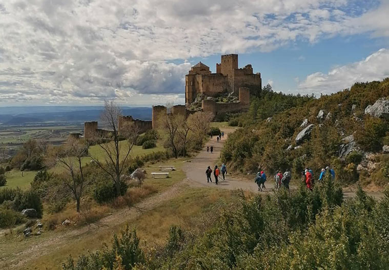 La visita al castillo de Loarre nos permitirá conocer la fortaleza románica en mejor estado de conservación de toda Europa