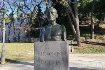 Monumento a Joaquin Dicenta en el Parque Grande