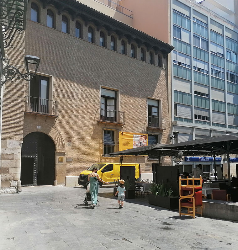 Plaza de Ariño Palacio de los Torrero