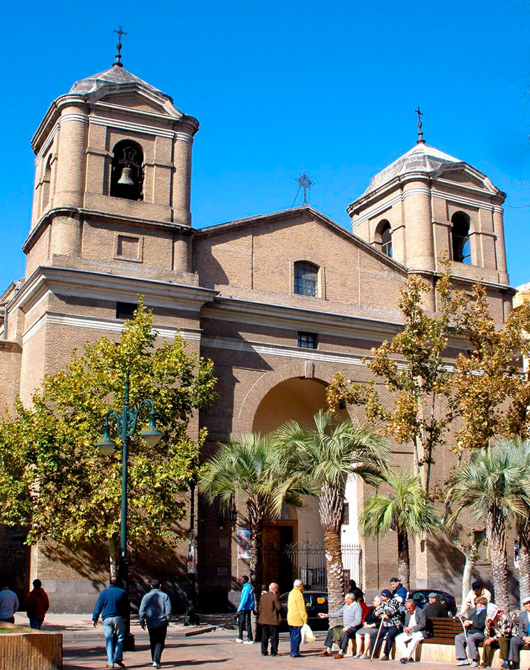 Vista de la Iglesia del Portillo desde la Plaza homónima