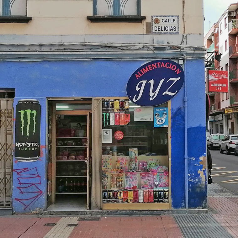 pequeña tienda de alimentación china dela calle delicias