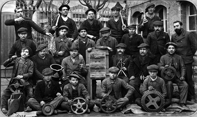 Trabajadores de la fundición Averly en 1900