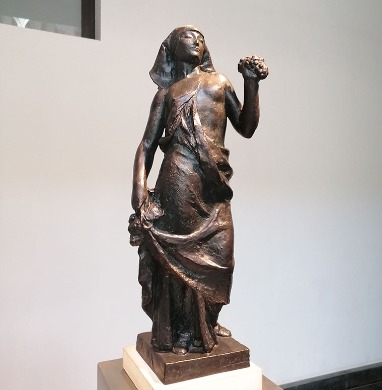 escultura ‘la vendimiadora’ en el museo pablo gargallo de zaragoza
