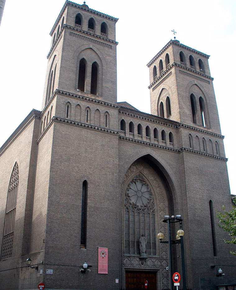 Iglesia del Sagrado Corazón (Museo de los Faroles y Rosario de Cristal)