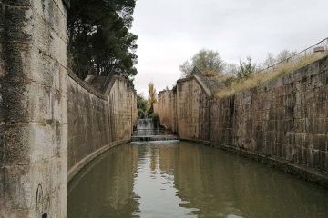Esclusas de Valdegurriana del Canal Imperial de Aragon