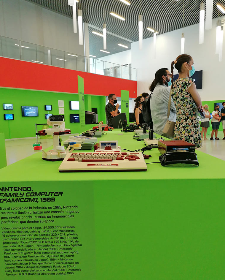 Exposición 'Consolas, democratizar la imagen digital 1972-2003' en Etopia Centro de Arte y Tecnología