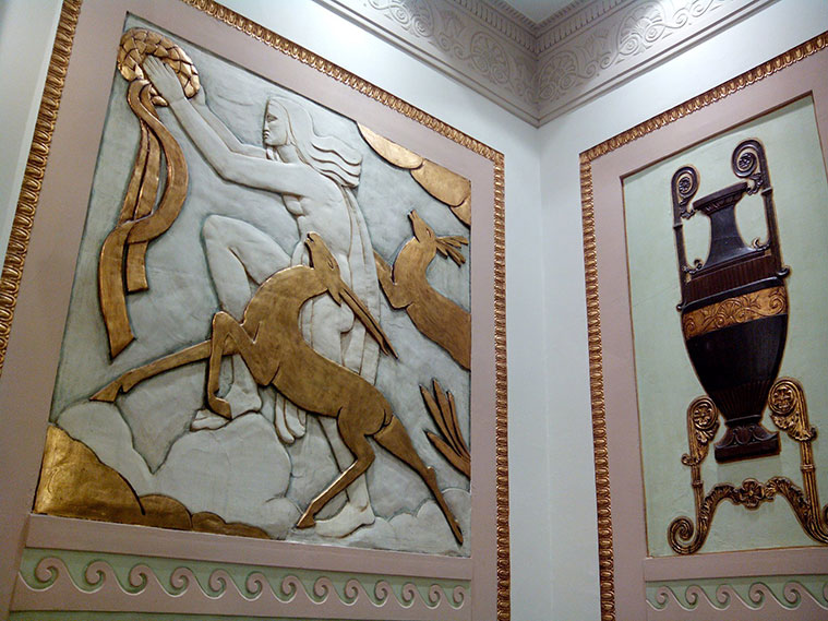 decoracion del antiguo casino mercantil de zaragoza