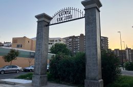 El monumento 'Puerta Quinta de San José' recuerda su pasado agropecuario del barrio de San José