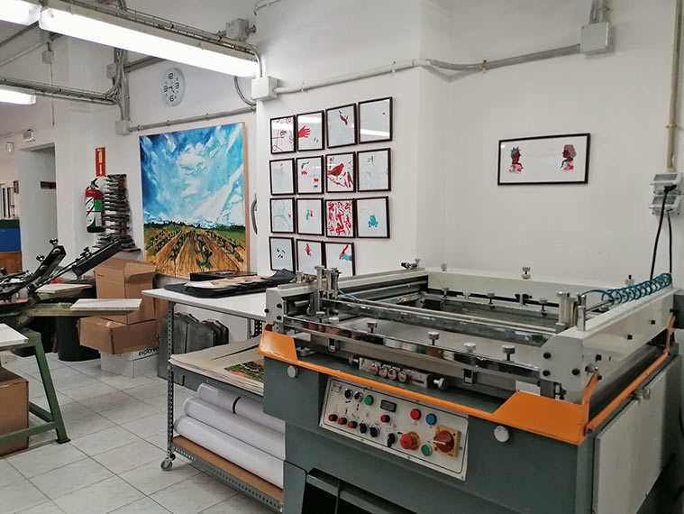 maquinaria del taller de obra grafica tinta entera
