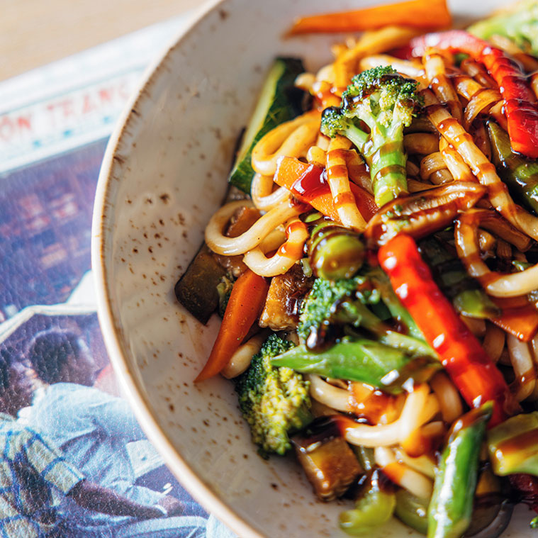 plato de verduras wok en udon zaragoza