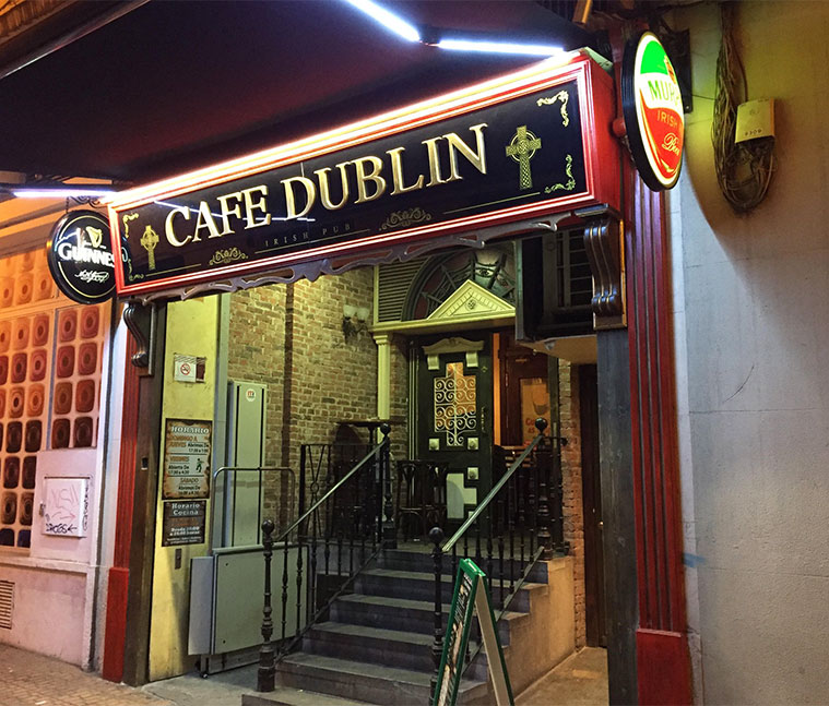 Café Dublín, Calle Juan Porcell, 12, haciendo esquina con la Calle San Miguel, Zaragoza