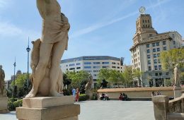 'El pastor de la flauta' en Plaza Cataluña (Barcelona)