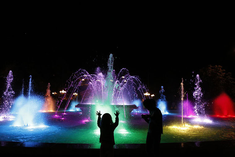 Espectáculo de agua, luz y sonido en el Parque José Antonio Labordeta en las Fiestas del Pilar 2023