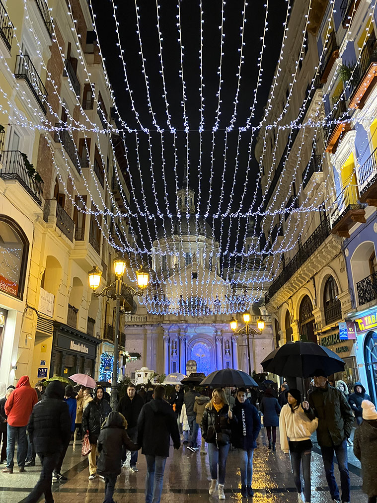 Iluminacion Navideña en la Calle Alfonso de Zaragoza