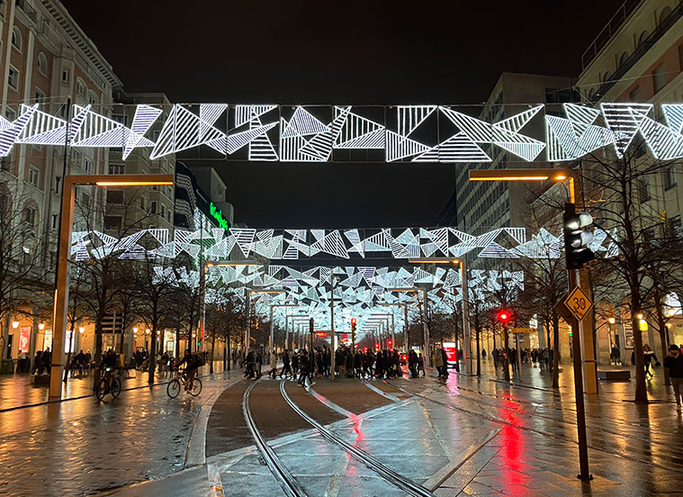 Iluminación de Navidad en el Paseo Independencia de Zaragoza
