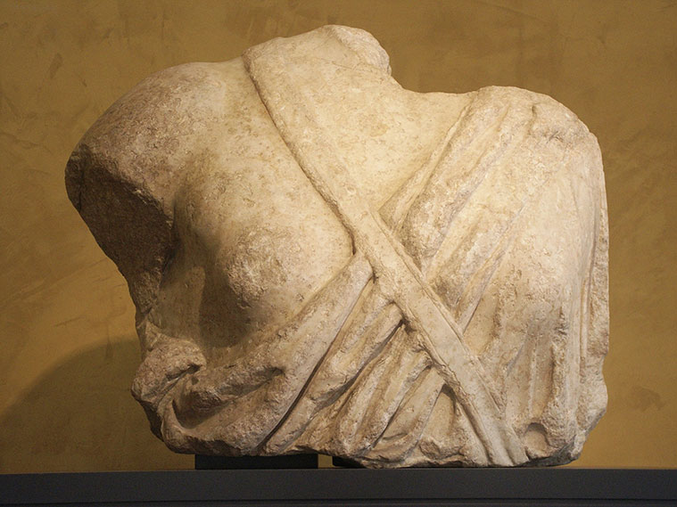 Escultura de la diosa Roma del museo del Teatro Romano de Caesaraugusta en Zaragoza