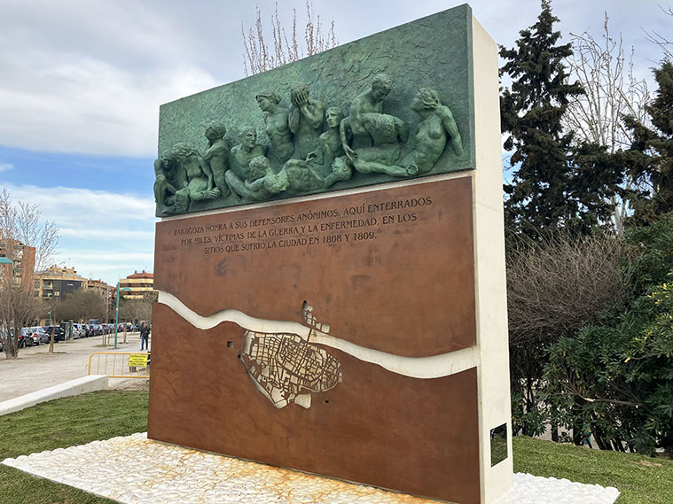 'Fosa Común', el Monumento de Jesús Gazol en homenaje a los Héroes y Heroínas de Los Sitios 