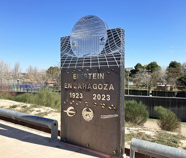 Placa conmemorativa del Memorial que recuerda el centenario de la visita de Albert Einstein a Zaragoza