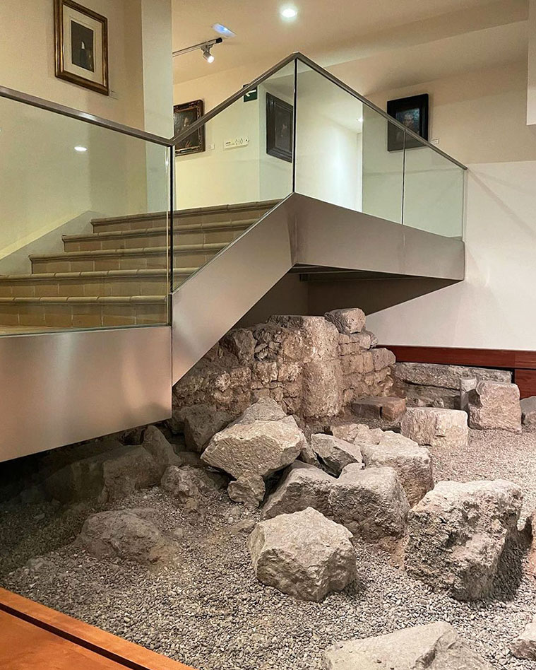 en la planta más baja de Museo Goya se conservan algunos restos de época romana 