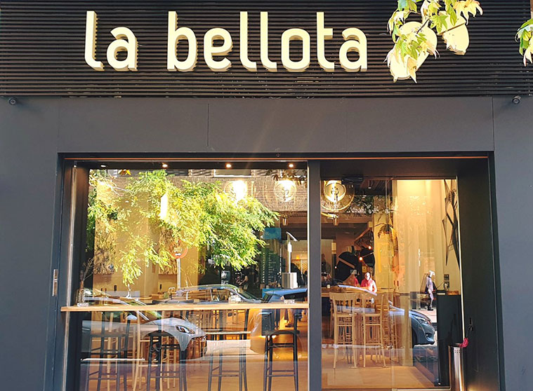 vista de La Bellota restaurante desde el paseo de las damas