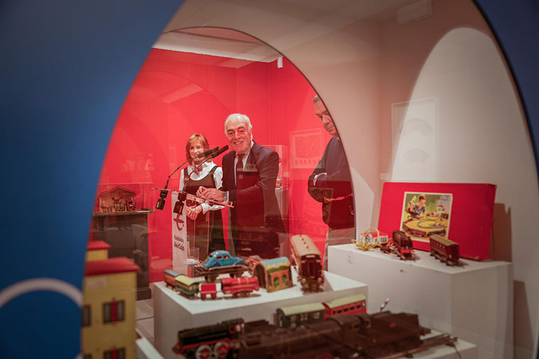 Visita el Patio de la Infanta y disfruta de la exposición 'Jugar y soñar. Historia del juguete español (1870-1970)'