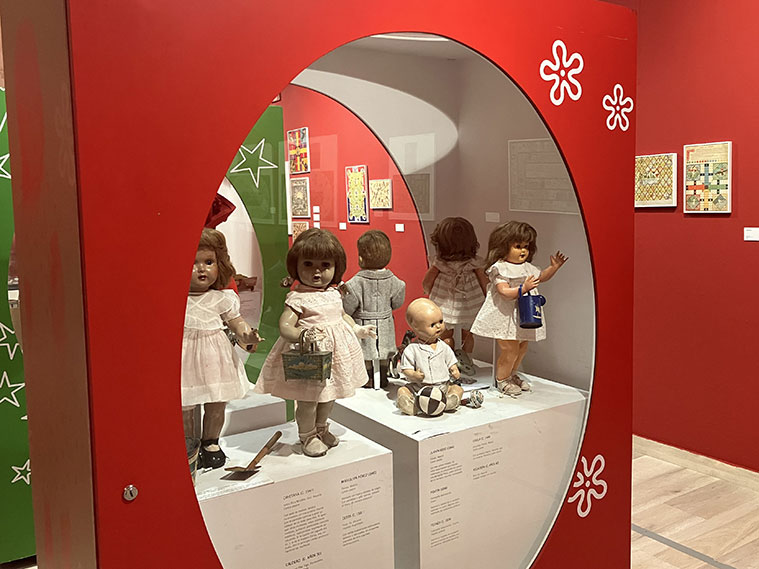 El Patio de la Infanta alberga la exposición 'Jugar y soñar. Historia del juguete español (1870-1970)'.