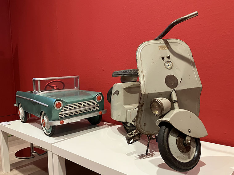 Exposición de la historia del juguete español en el Patio de la Infanta en Zaragoza